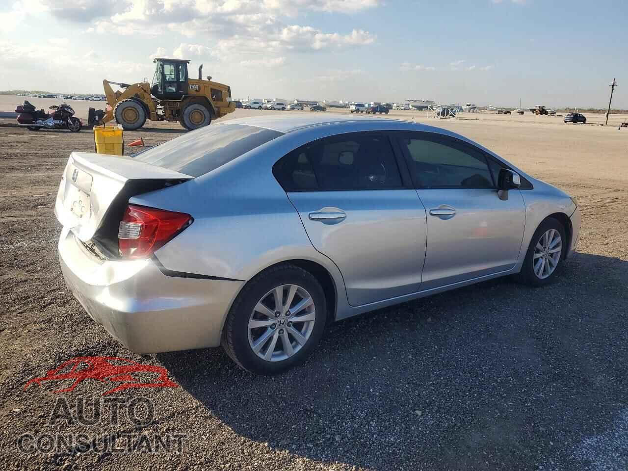 HONDA CIVIC 2012 - 2HGFB2F94CH595331