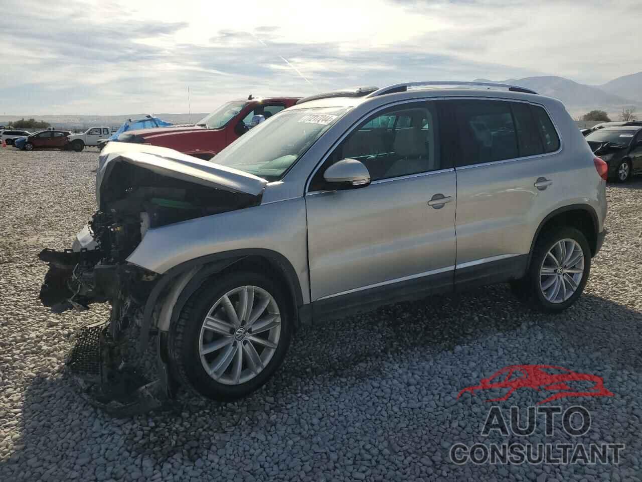 VOLKSWAGEN TIGUAN 2013 - WVGBV7AX2DW550040