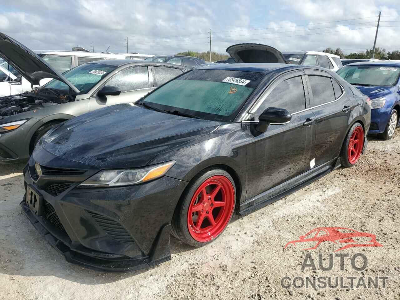 TOYOTA CAMRY 2018 - 4T1B11HK3JU530650