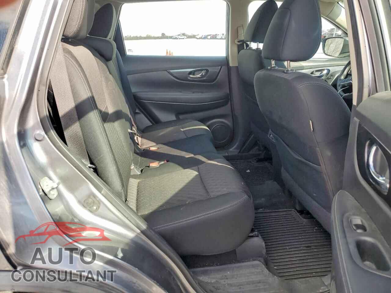 NISSAN ROGUE 2018 - KNMAT2MT7JP612393