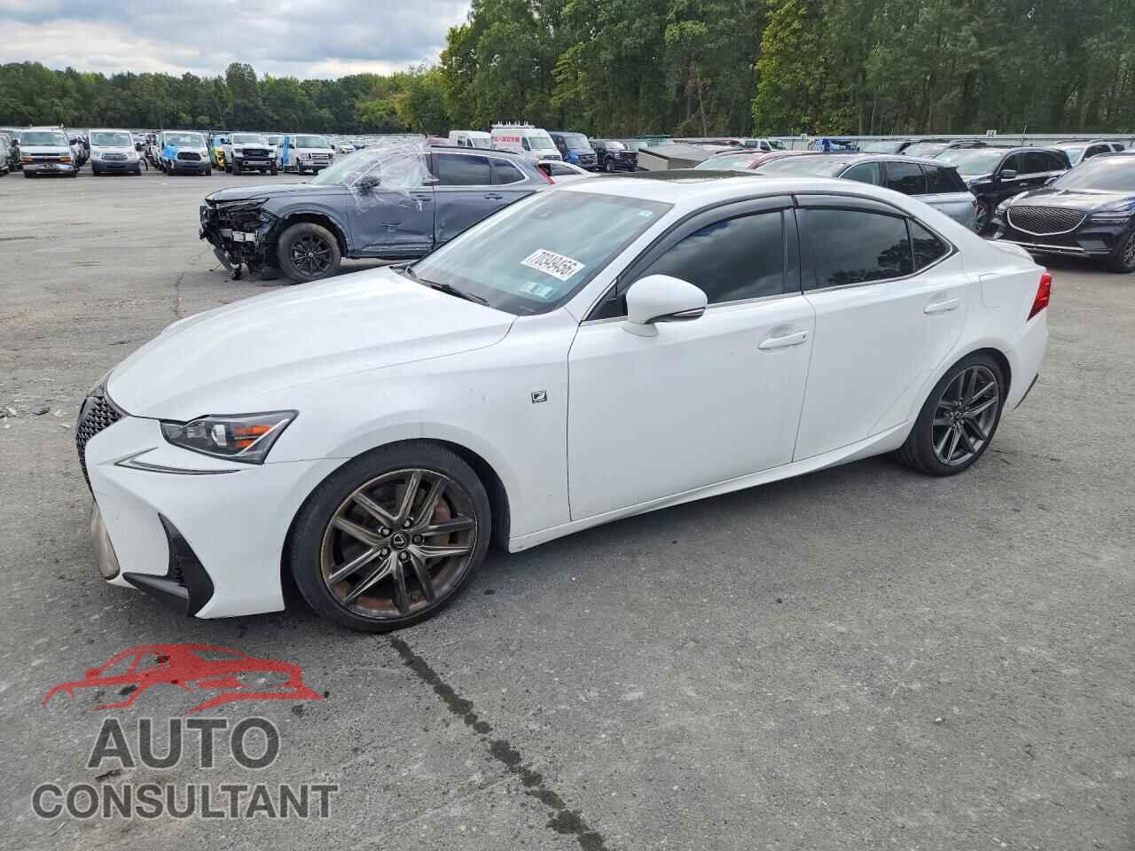 LEXUS IS 2018 - JTHC81D26J5031876