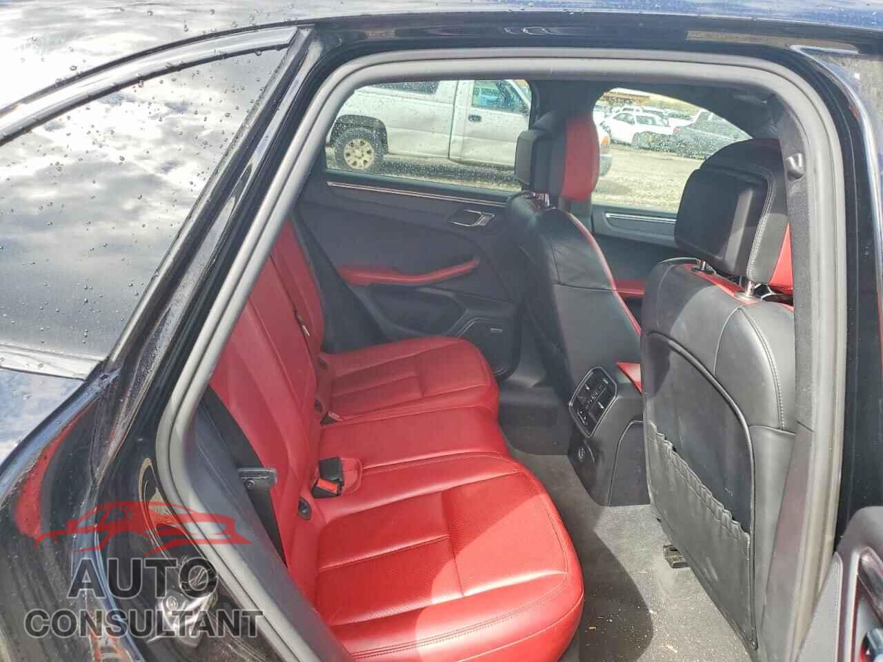 PORSCHE MACAN 2017 - WP1AG2A52HLB54241
