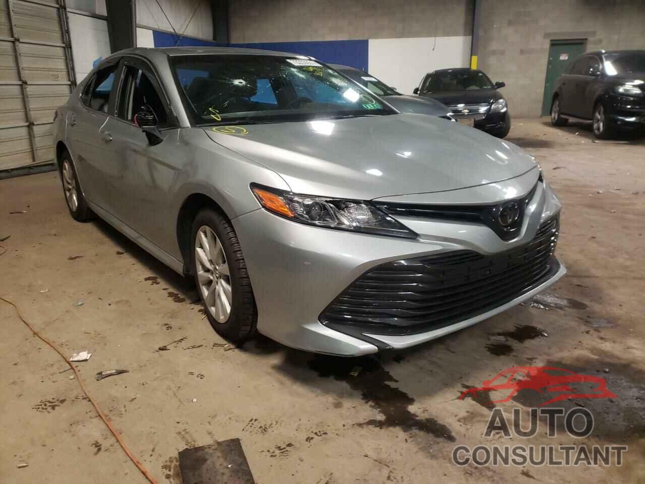 TOYOTA CAMRY 2018 - 4T1B11HK5JU135918