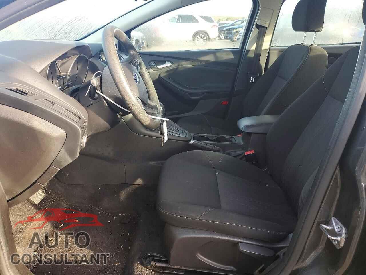 FORD FOCUS 2017 - 1FADP3F24HL326567