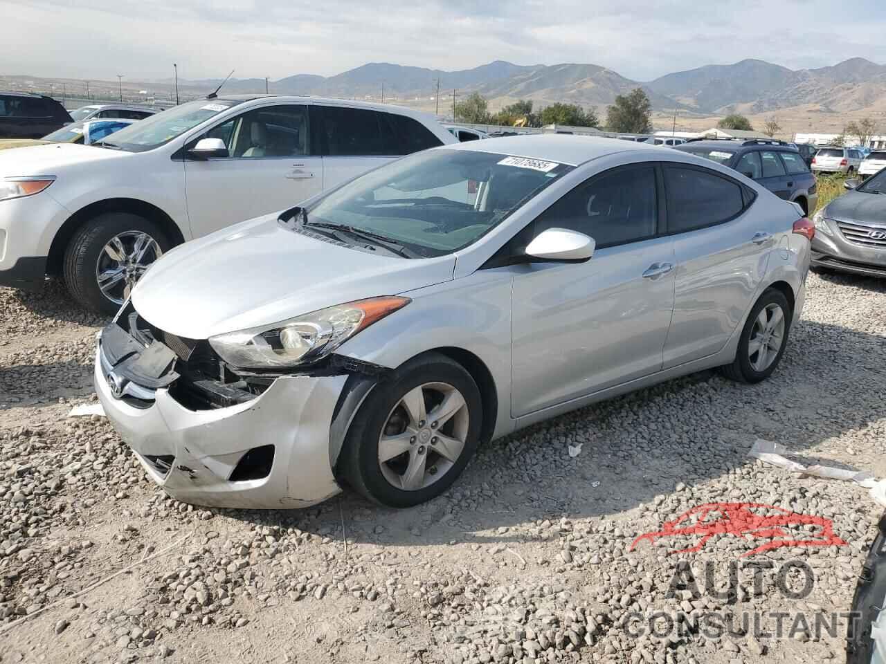 HYUNDAI ELANTRA 2013 - KMHDH4AE5DU823576