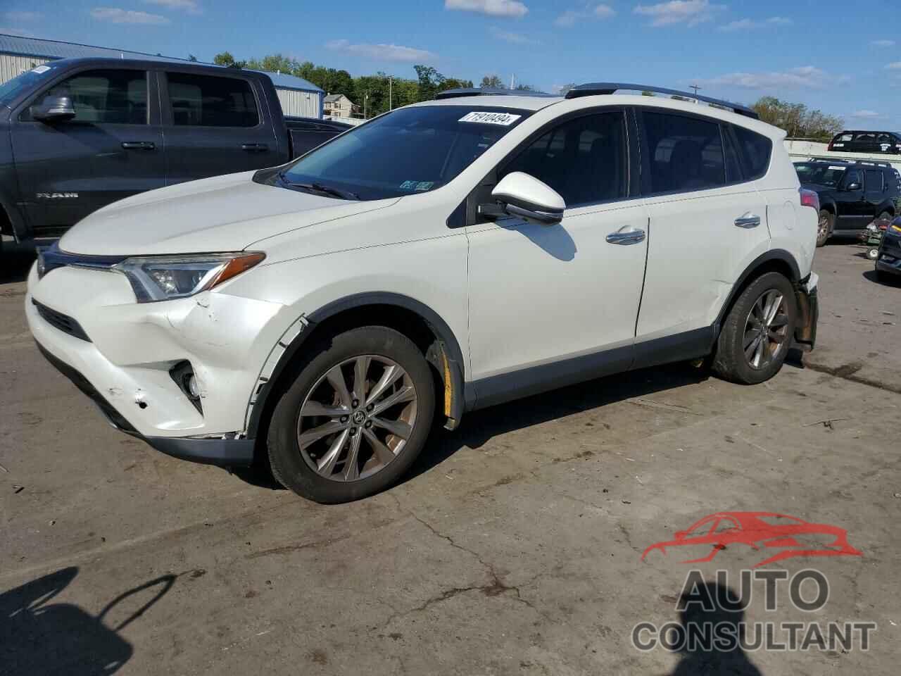 TOYOTA RAV4 2017 - JTMDFREV5HJ714446