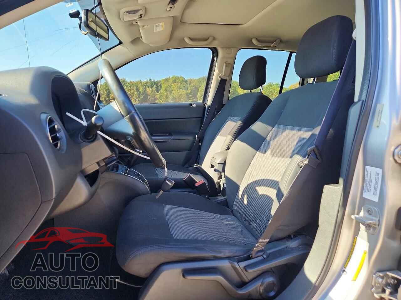 JEEP COMPASS 2011 - 1J4NF1FB6BD282783