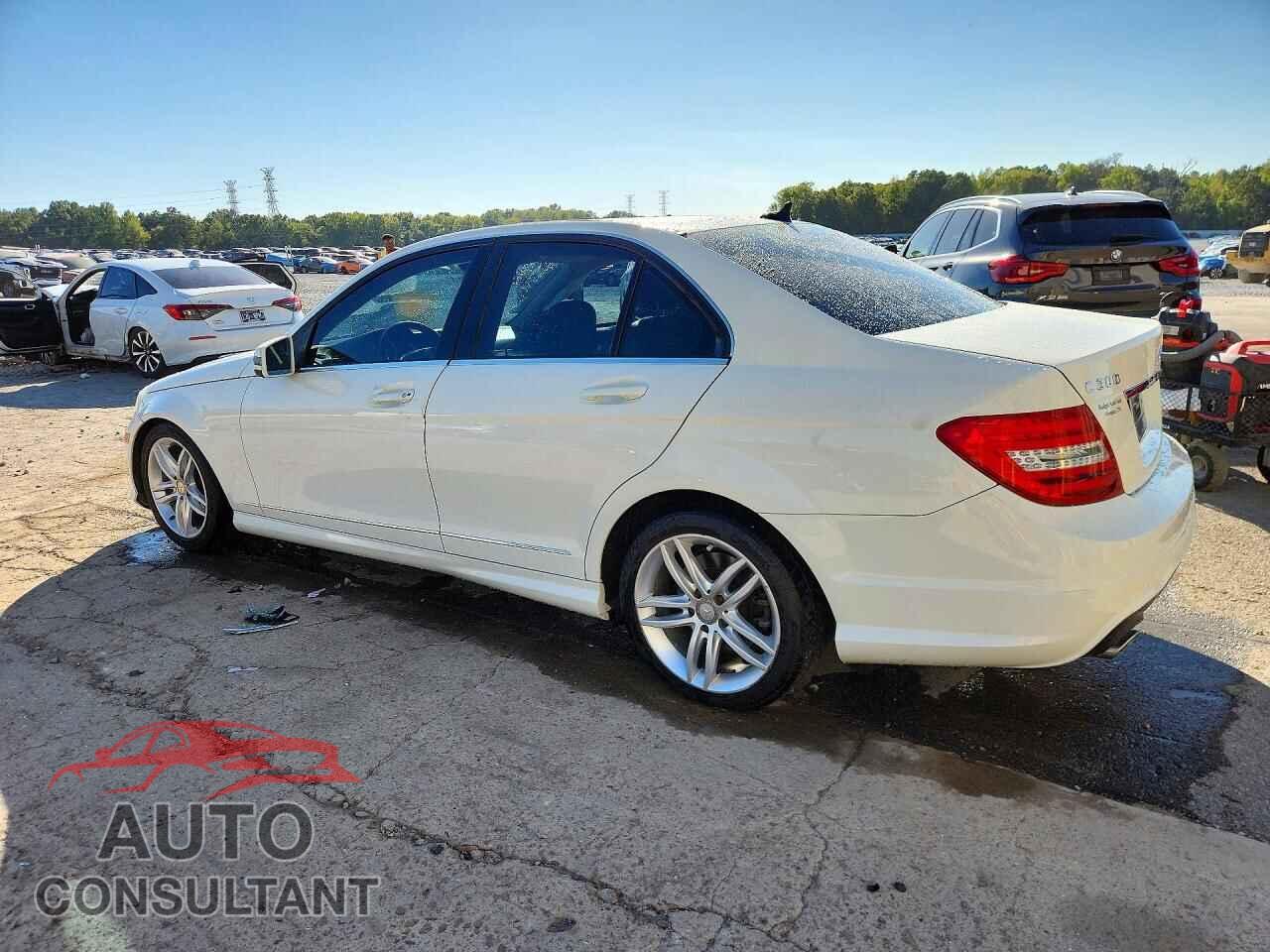 MERCEDES-BENZ C-CLASS 2012 - WDDGF8BB7CR202012