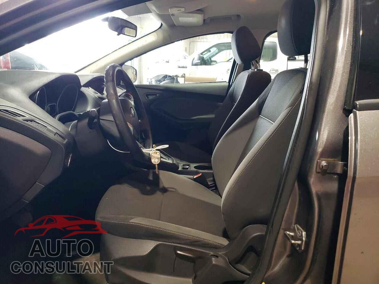 FORD FOCUS 2013 - 1FADP3E2XDL156047