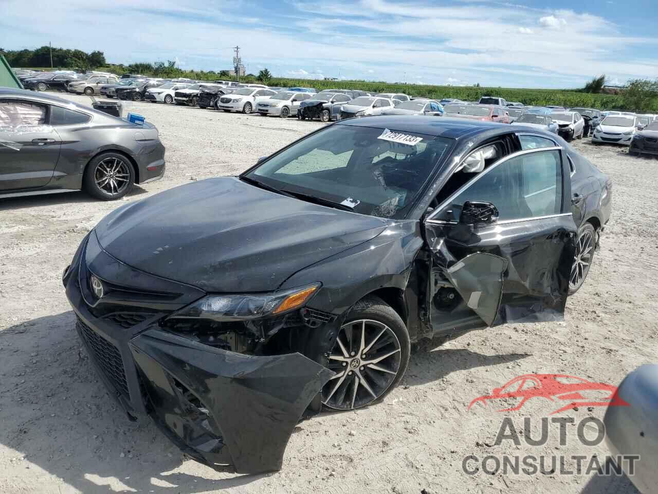TOYOTA CAMRY 2022 - 4T1G11AK0NU075018