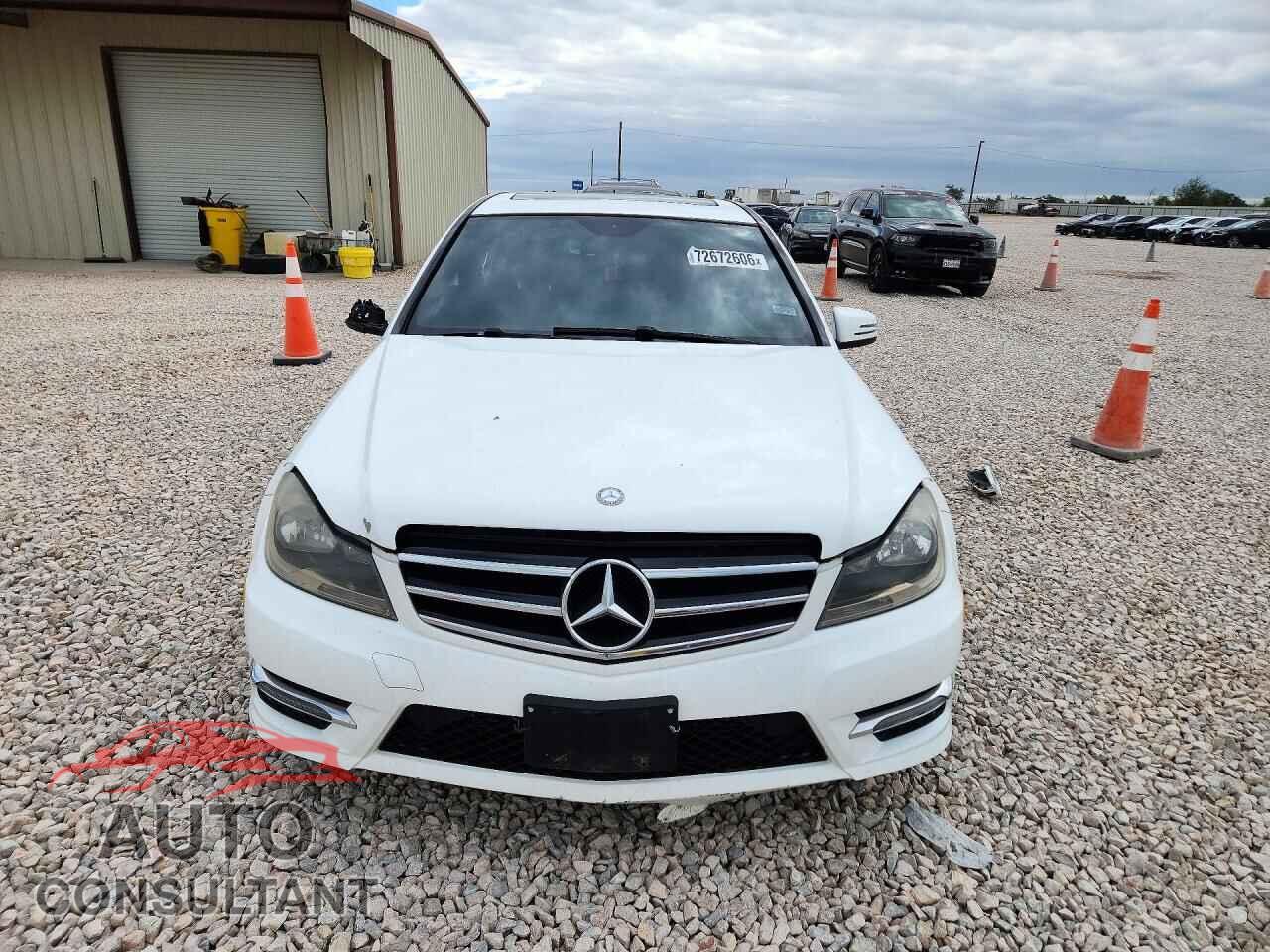 MERCEDES-BENZ C-CLASS 2014 - WDDGF4HB5EG250882