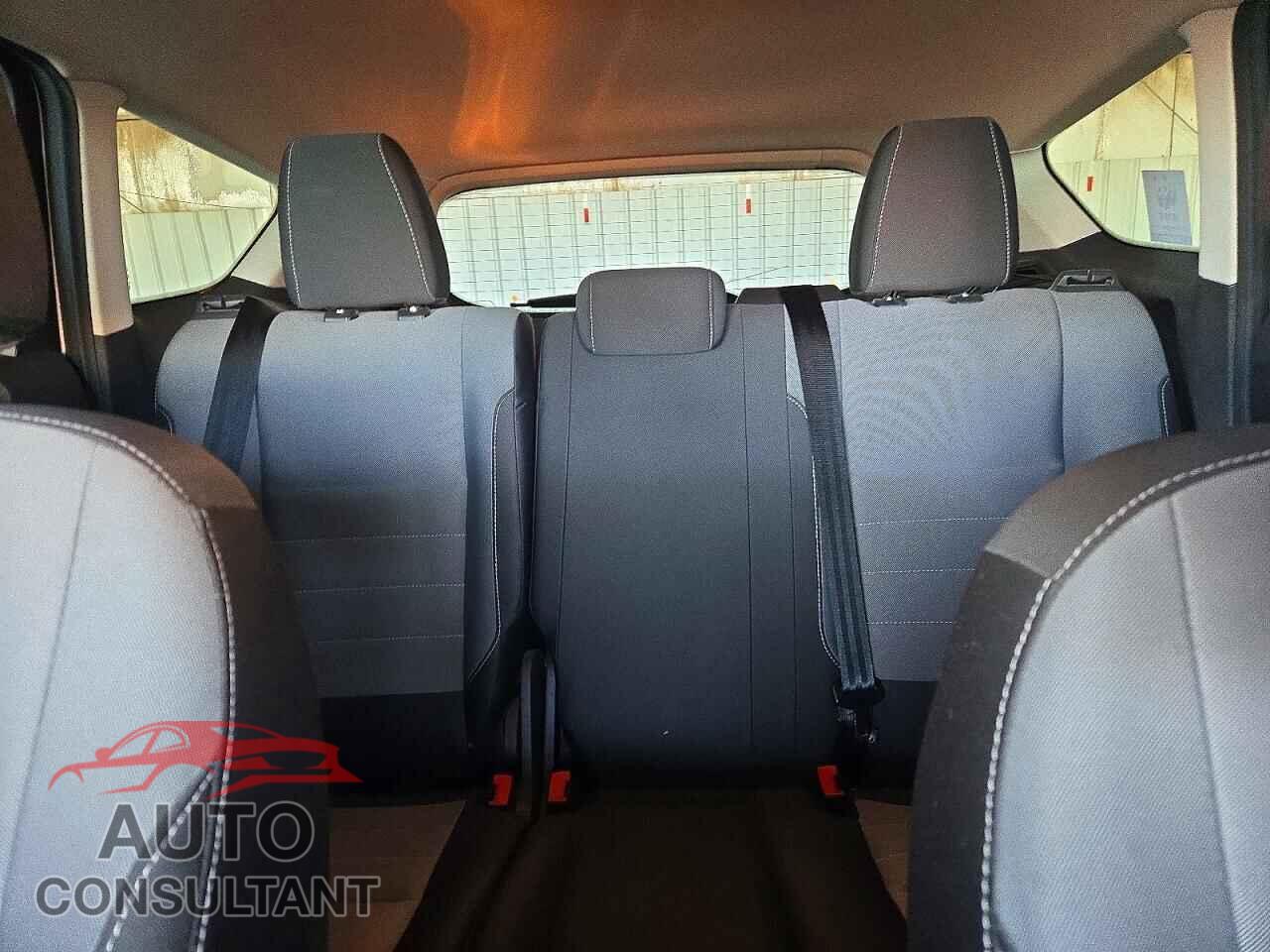 FORD ESCAPE 2017 - 1FMCU0F77HUF08715