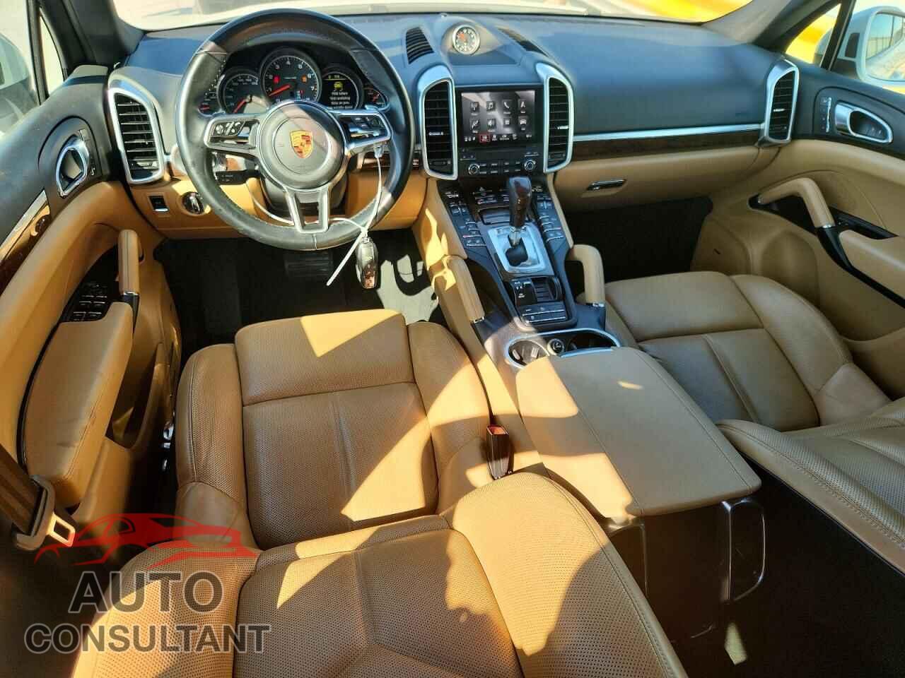 PORSCHE CAYENNE 2018 - WP1AA2A29JKA02475