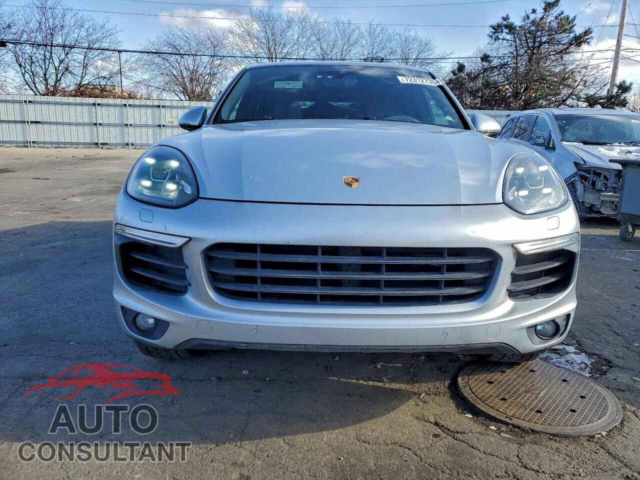 PORSCHE CAYENNE 2017 - WP1AA2A24HKA85453