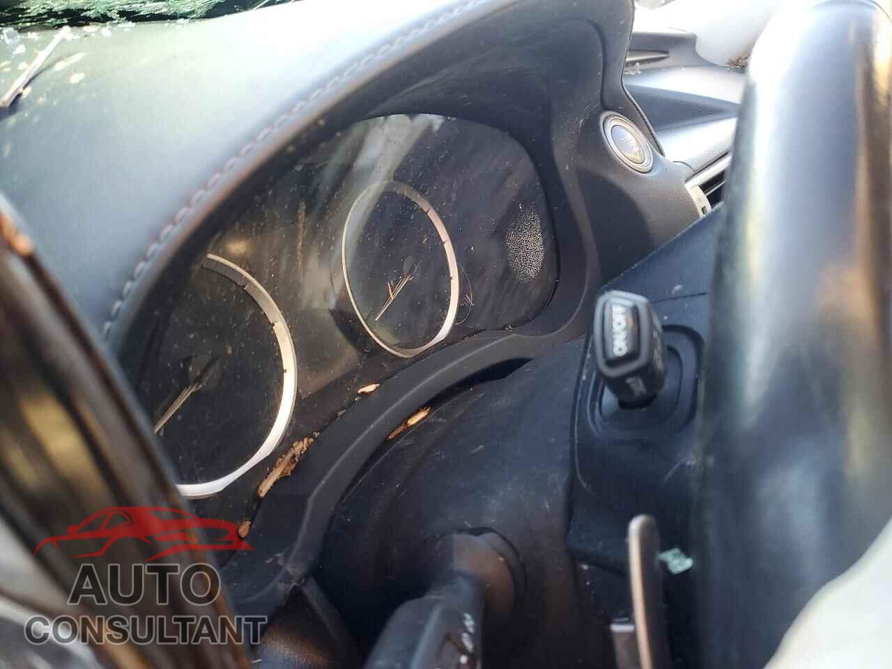 LEXUS IS 2015 - JTHCF1D22F5027790