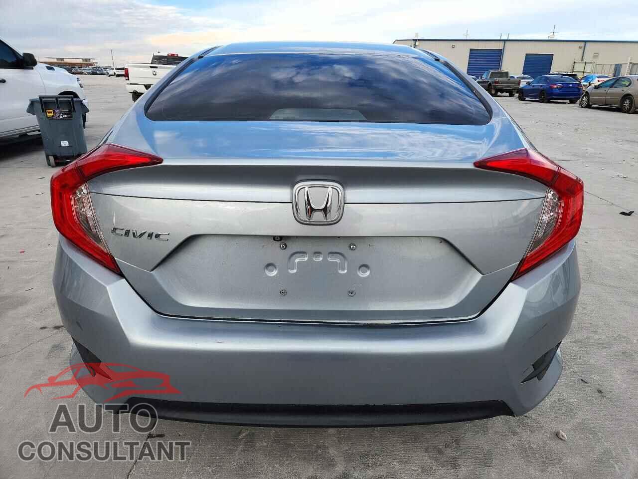 HONDA CIVIC 2018 - 2HGFC2F56JH577968