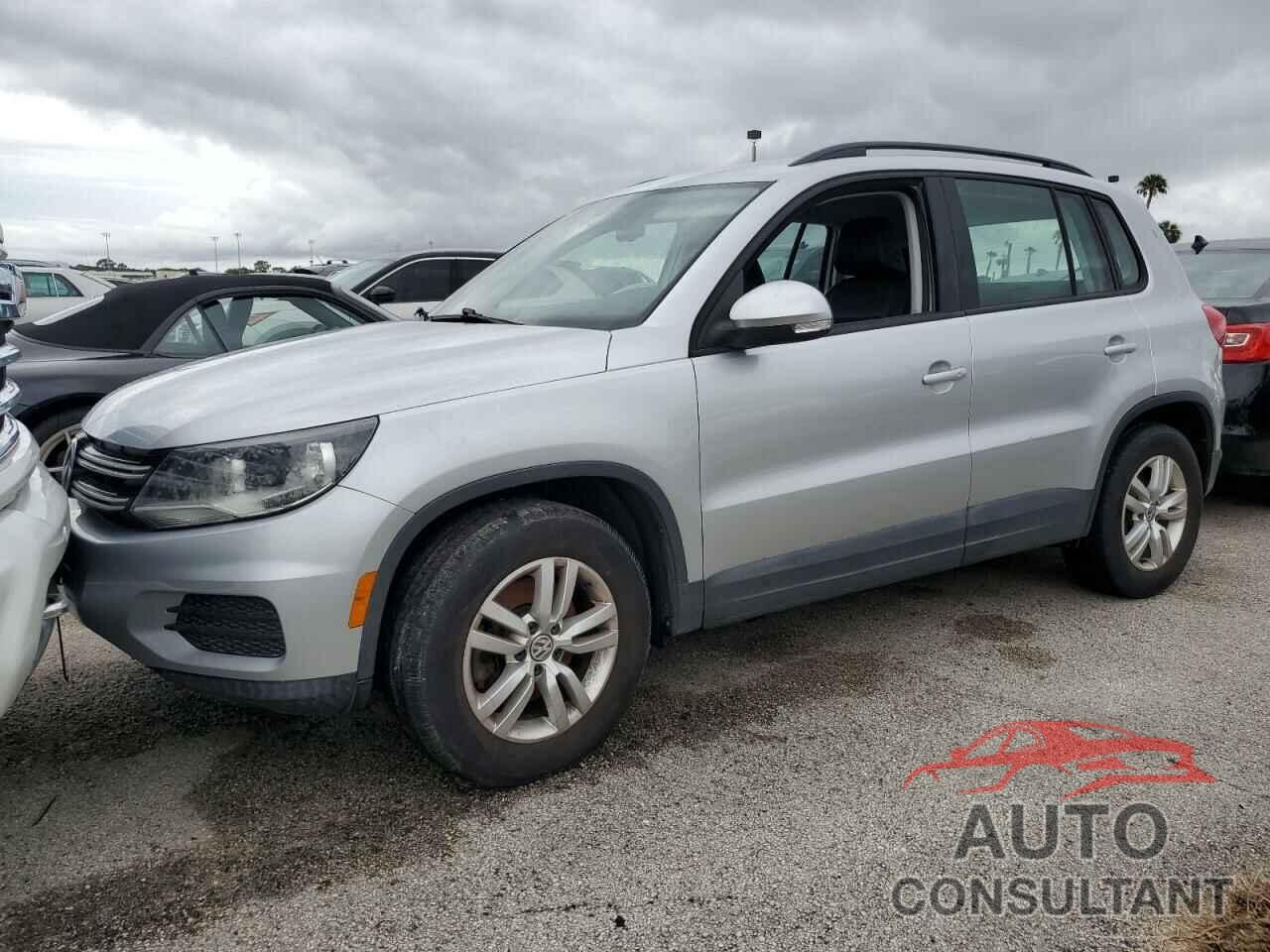 VOLKSWAGEN TIGUAN 2017 - WVGBV7AX9HK022010