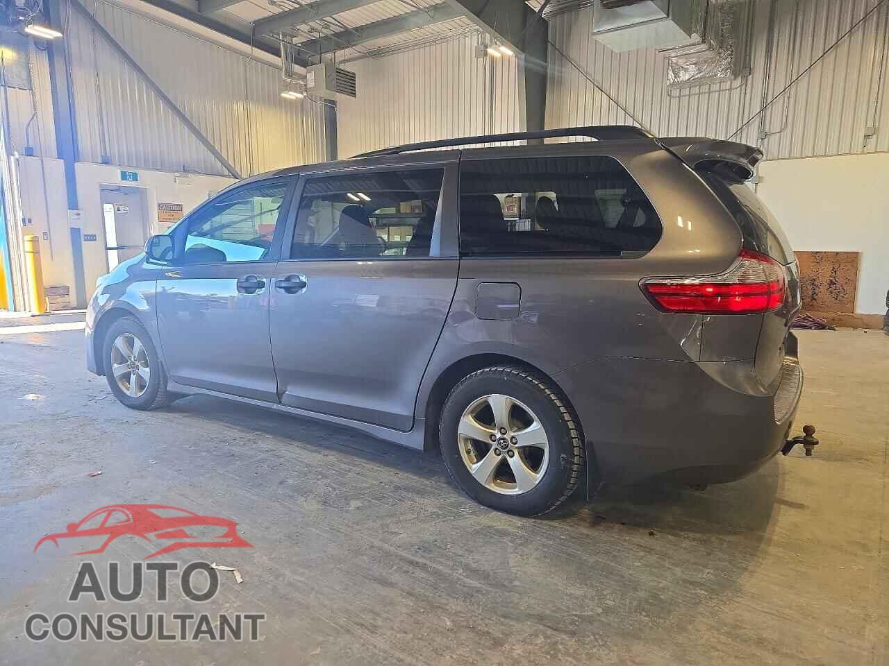 TOYOTA SIENNA 2018 - 5TDZZ3DC6JS960604