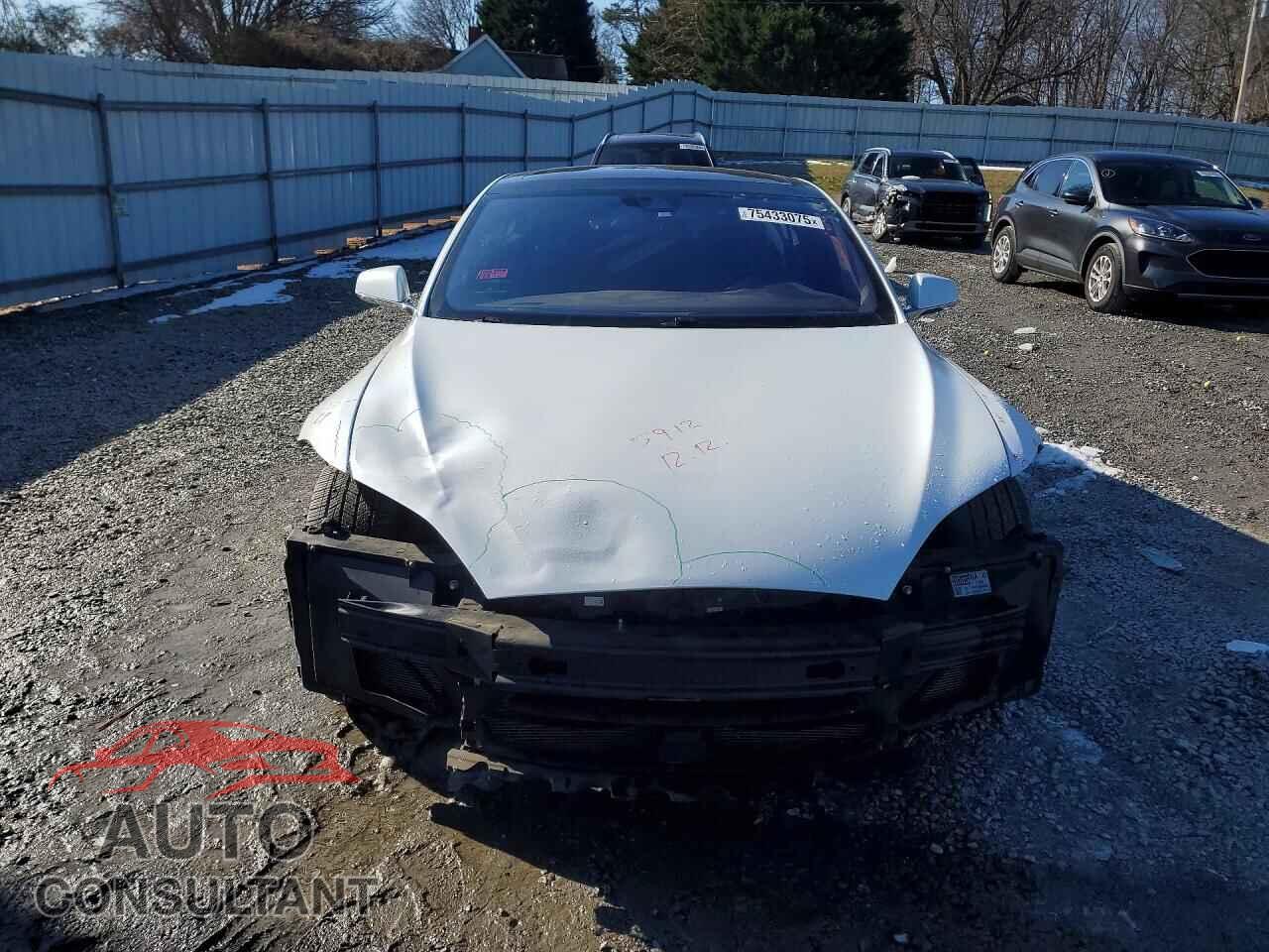 TESLA MODEL S 2015 - 5YJSA1E27FF113301