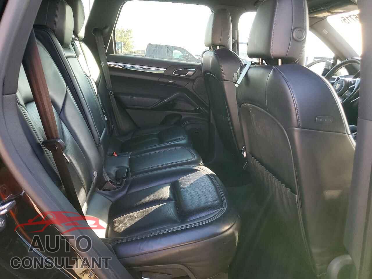 PORSCHE CAYENNE 2017 - WP1AA2A2XHKA84680