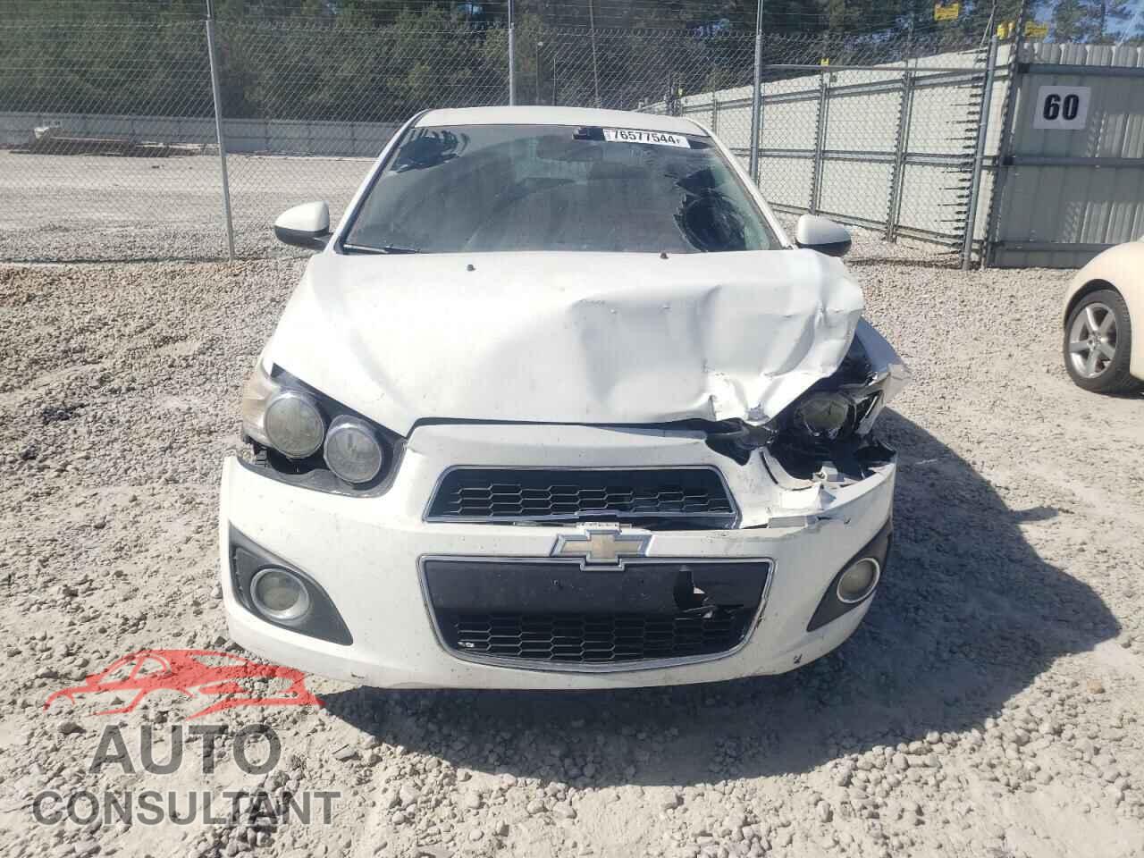 CHEVROLET SONIC 2012 - 1G1JC5SH9C4189121
