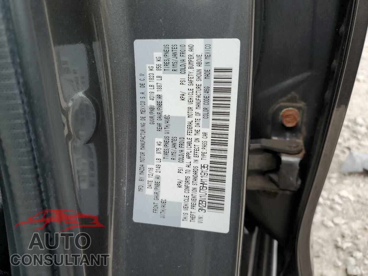 MAZDA 3 2017 - 3MZBN1U76HM119135