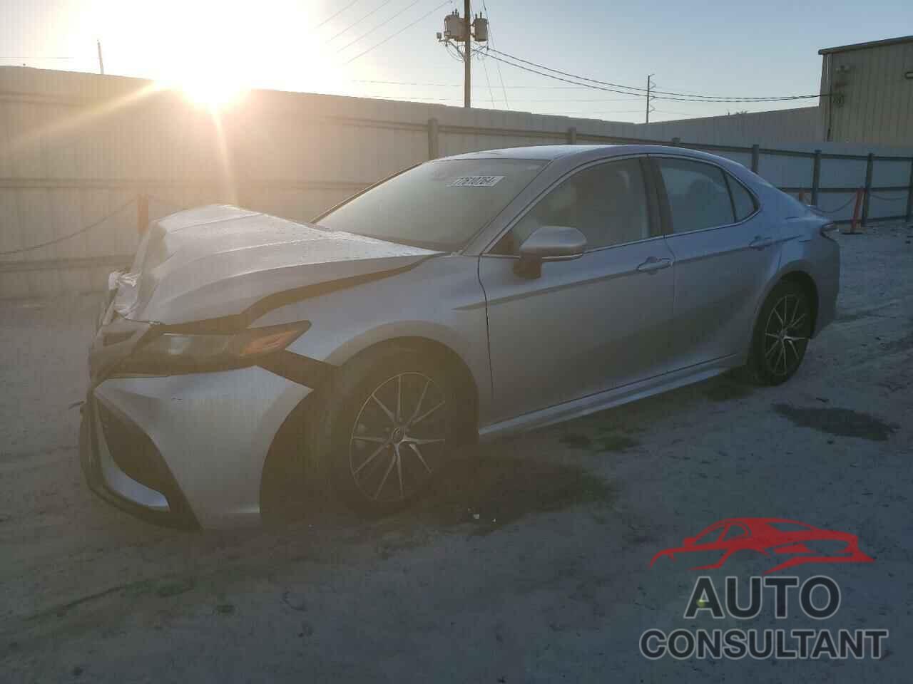 TOYOTA CAMRY 2022 - 4T1G11AK2NU659002