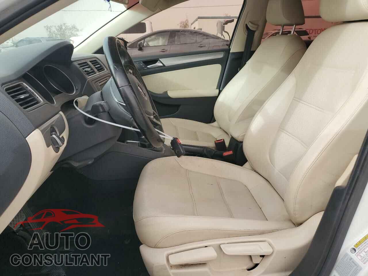VOLKSWAGEN JETTA 2017 - 3VWDB7AJXHM257118
