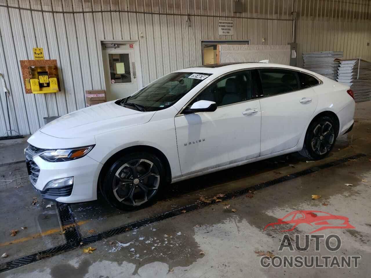 CHEVROLET MALIBU 2022 - 1G1ZD5ST7NF174502