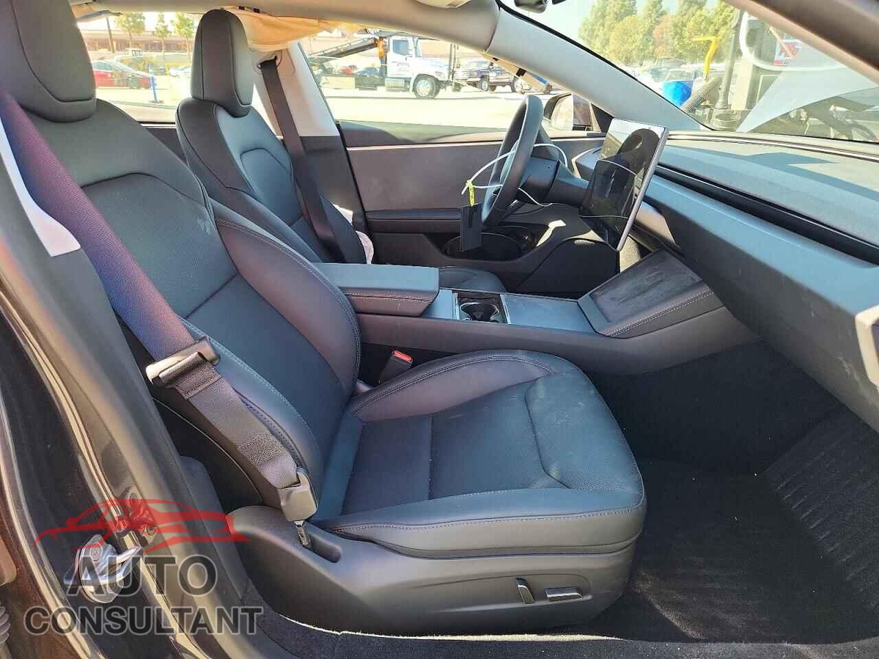TESLA MODEL 3 2025 - 5YJ3E1EA2SF933487