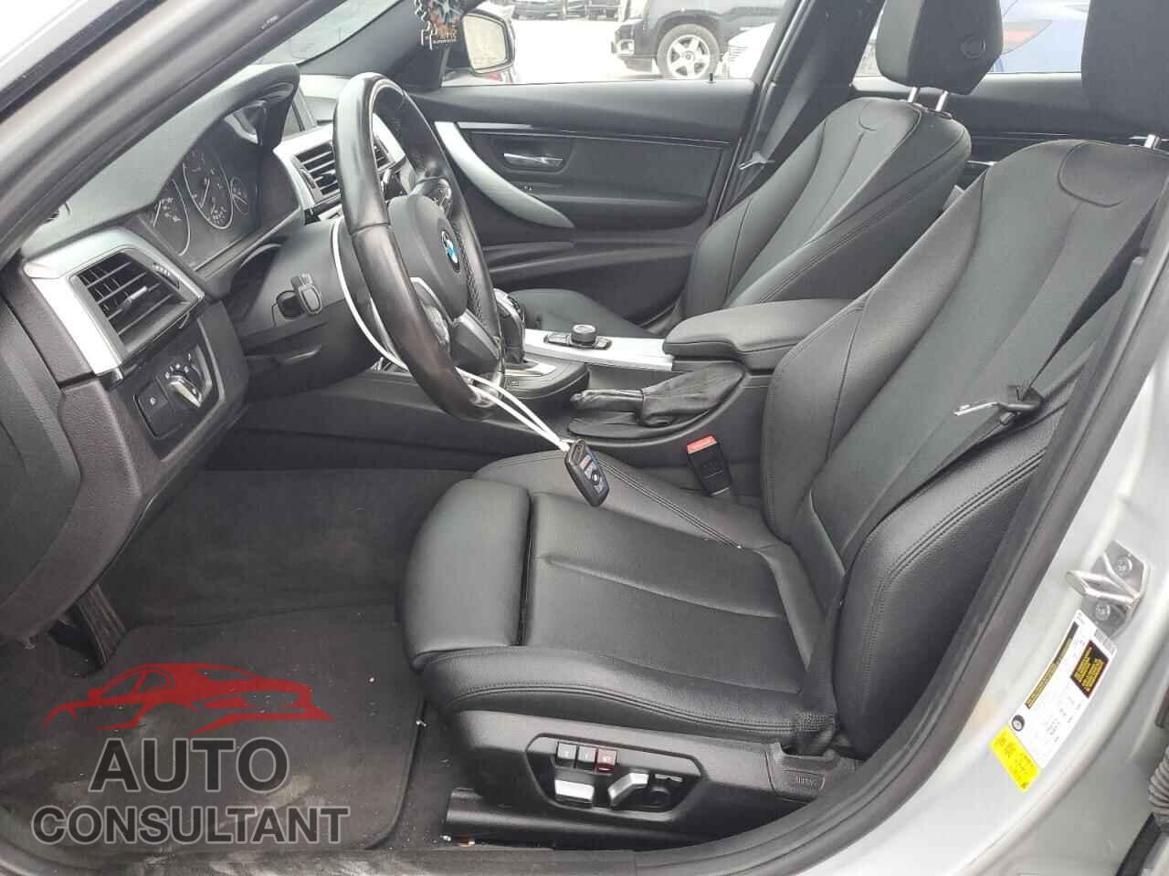 BMW 3 SERIES 2016 - WBA8E9G52GNU28298