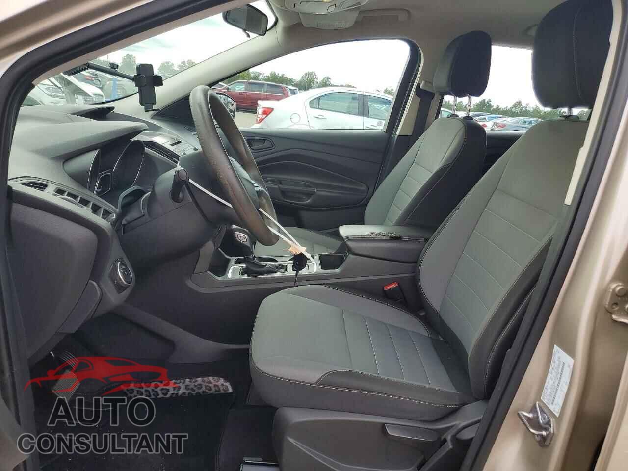 FORD ESCAPE 2017 - 1FMCU0F71HUB19858