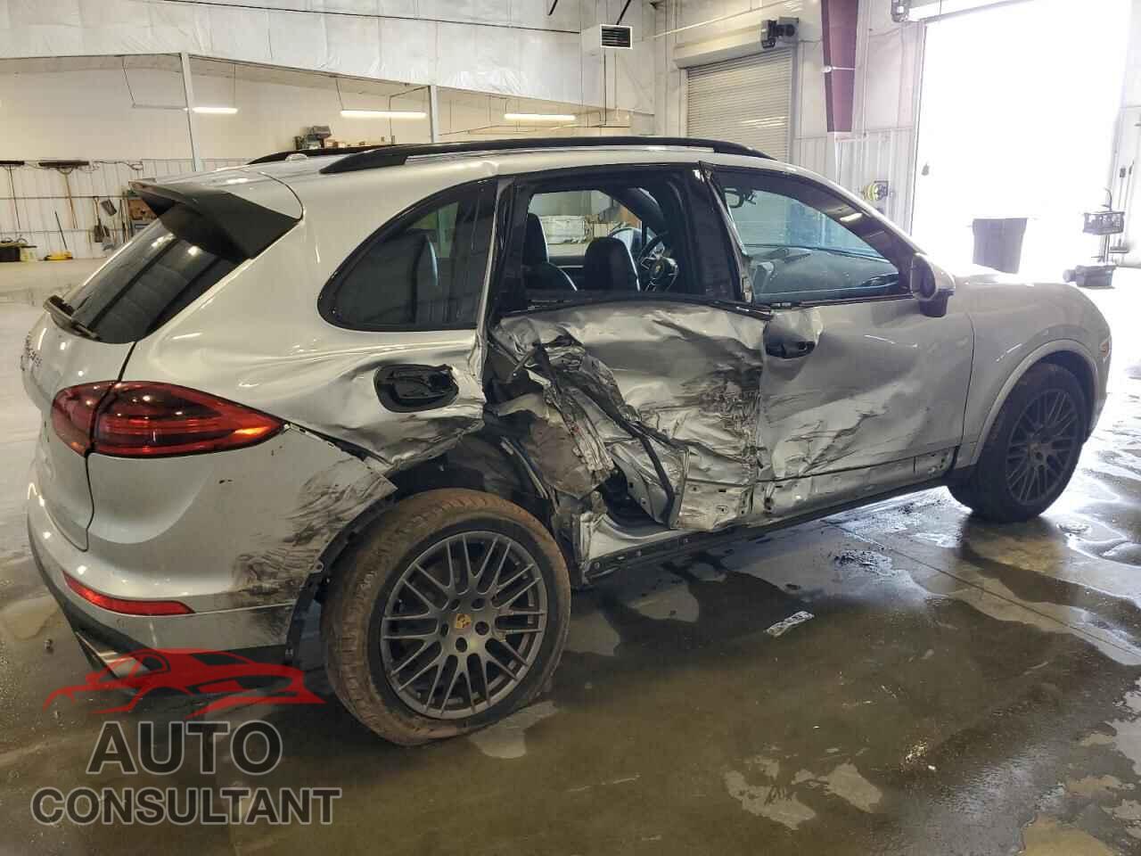 PORSCHE CAYENNE 2017 - WP1AA2A29HKA88073