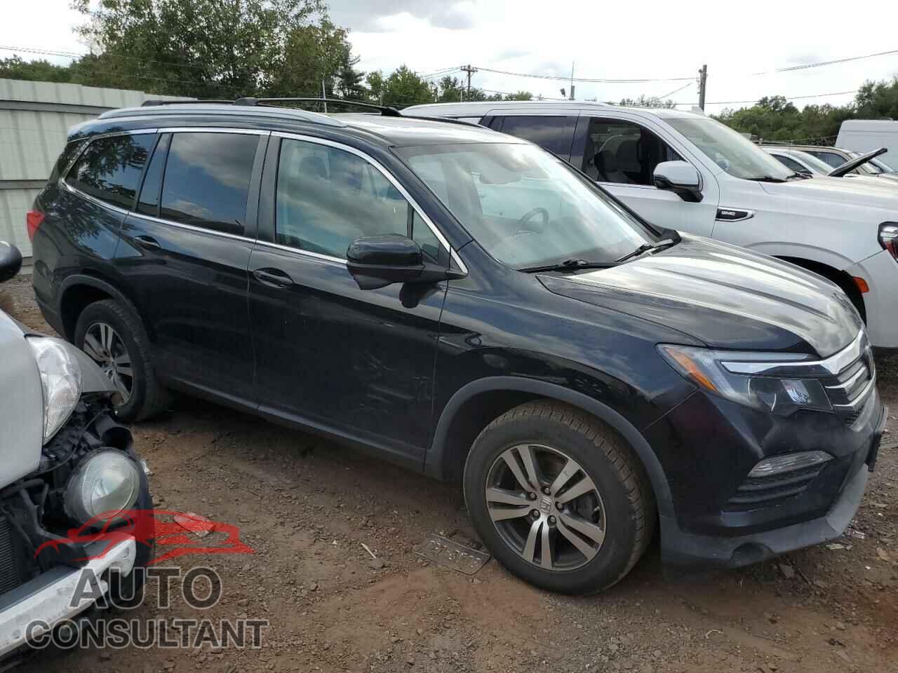 HONDA PILOT 2017 - 5FNYF6H68HB025996