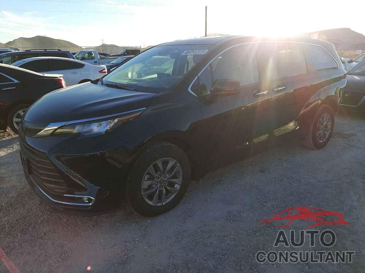 TOYOTA SIENNA 2022 - 5TDYRKECXNS114566