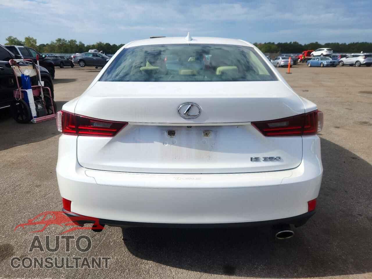 LEXUS IS 2014 - JTHBF1D20E5041648