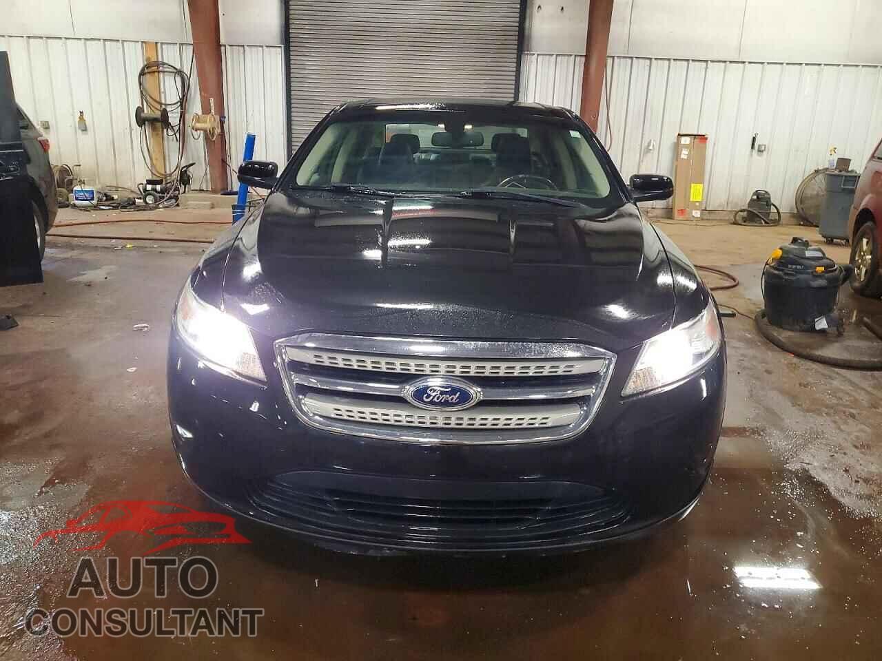 FORD TAURUS 2011 - 1FAHP2EW2BG125590