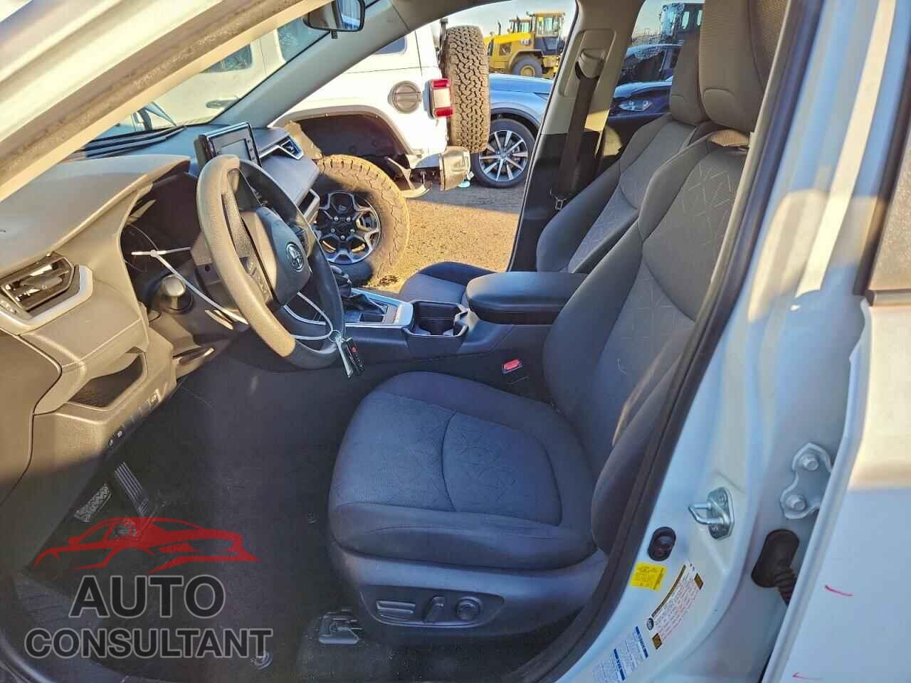 TOYOTA RAV4 2019 - JTMP1RFV8KJ021968