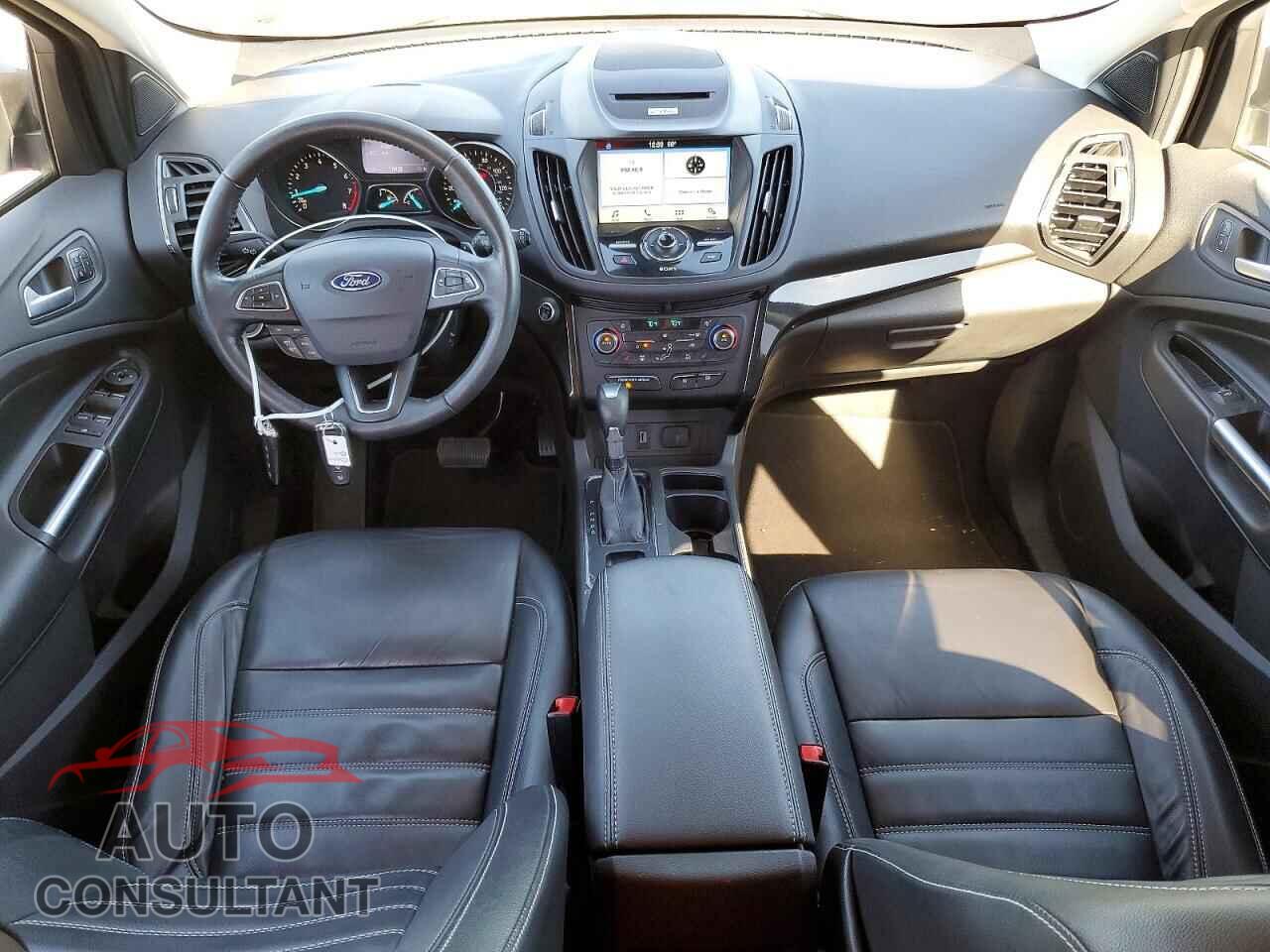 FORD ESCAPE 2017 - 1FMCU9JD2HUD49510