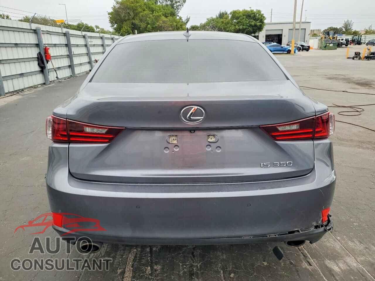 LEXUS IS 2014 - JTHBE1D23E5003107
