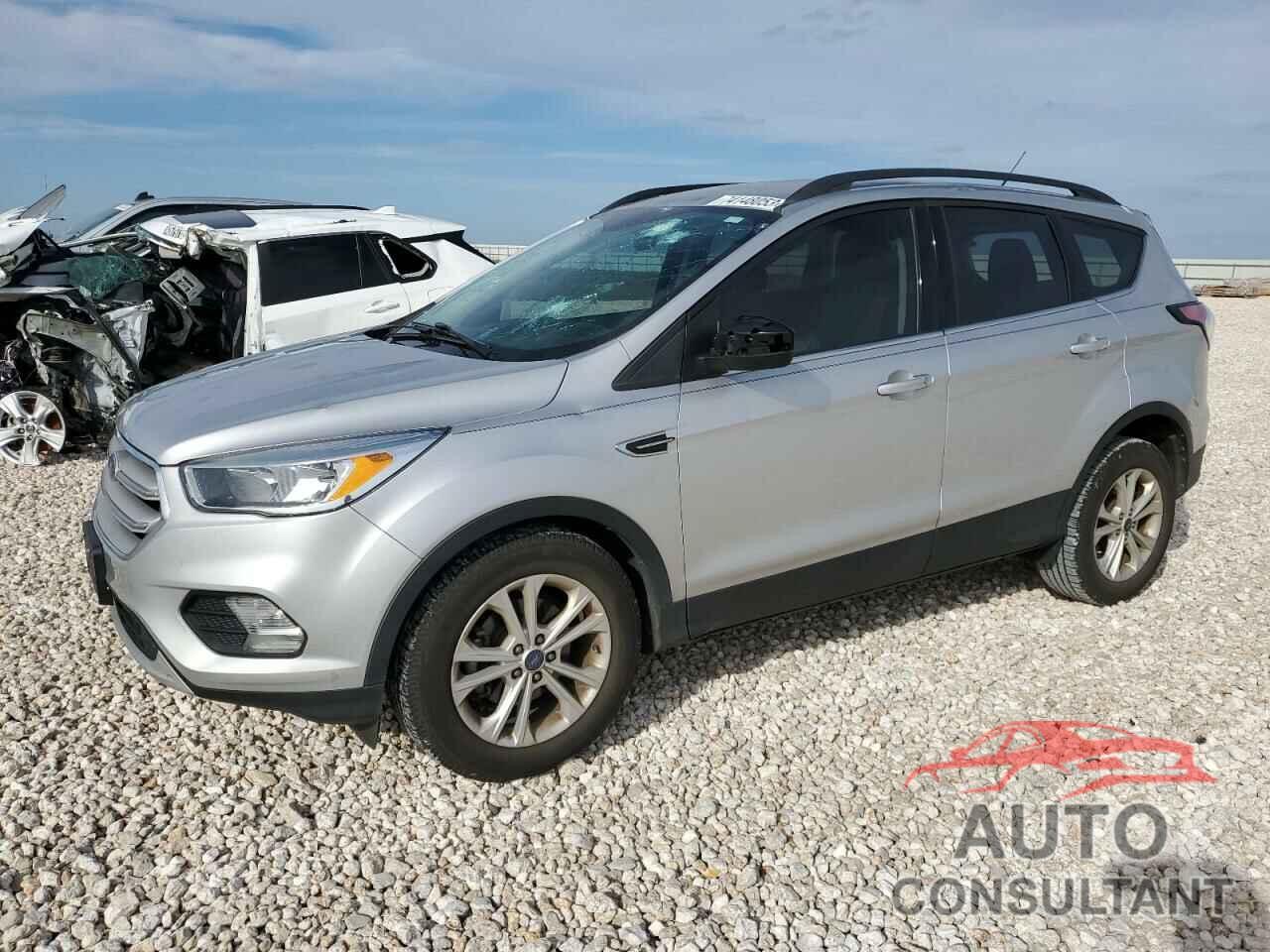 FORD ESCAPE 2018 - 1FMCU0GD3JUA09582