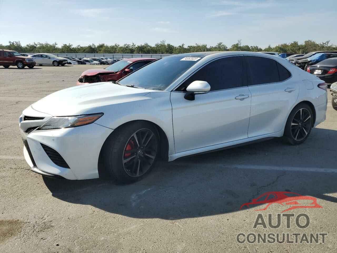 TOYOTA CAMRY 2018 - 4T1B61HK4JU080427