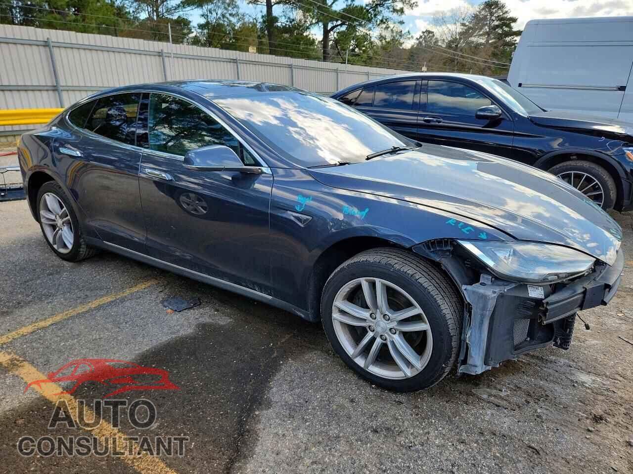 TESLA MODEL S 2015 - 5YJSA1E10FF116595