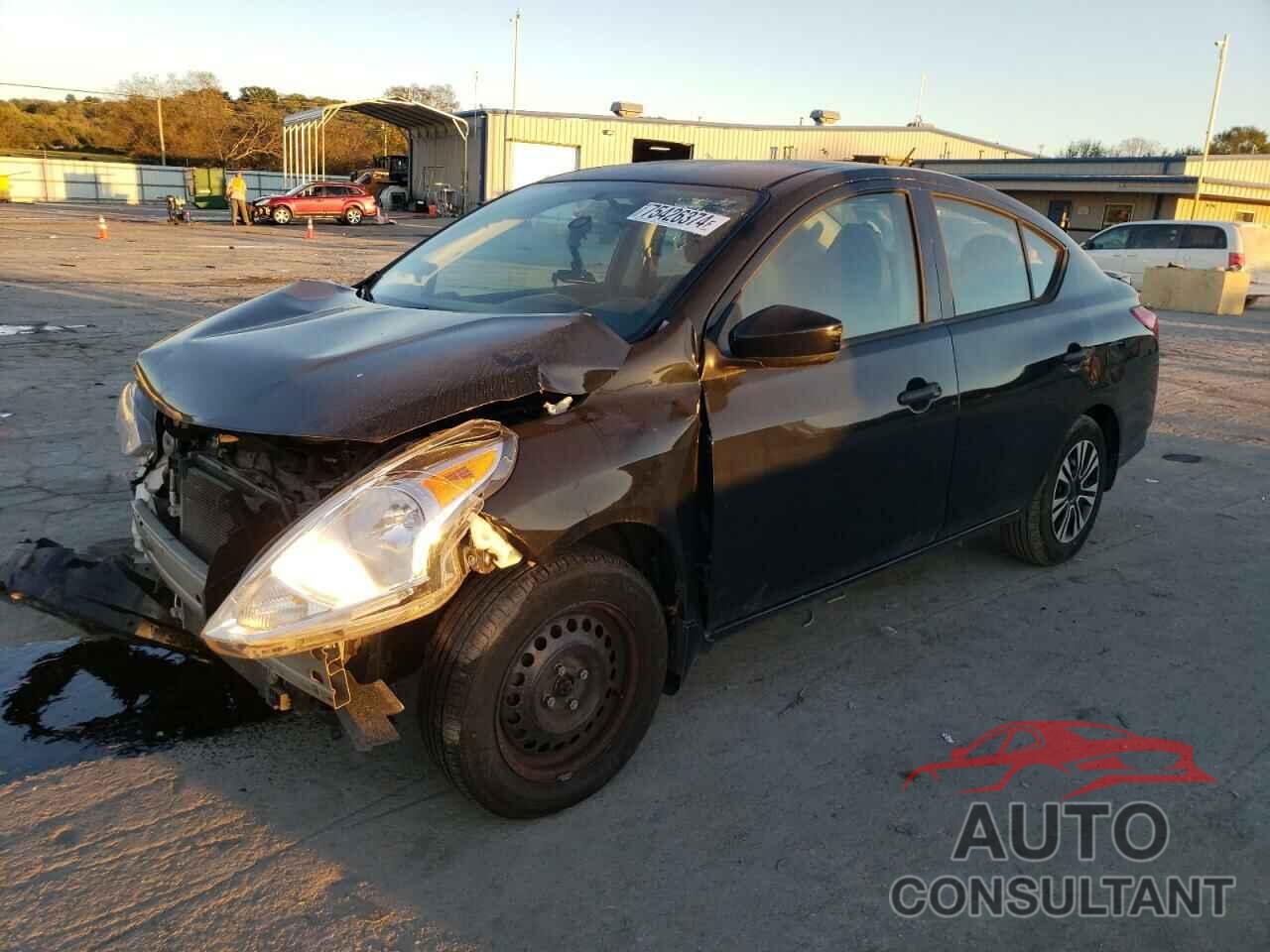 NISSAN VERSA 2018 - 3N1CN7AP0JL803711