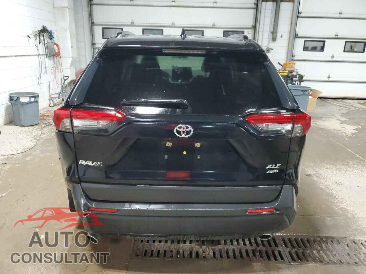 TOYOTA RAV4 2019 - JTMP1RFV2KD015209