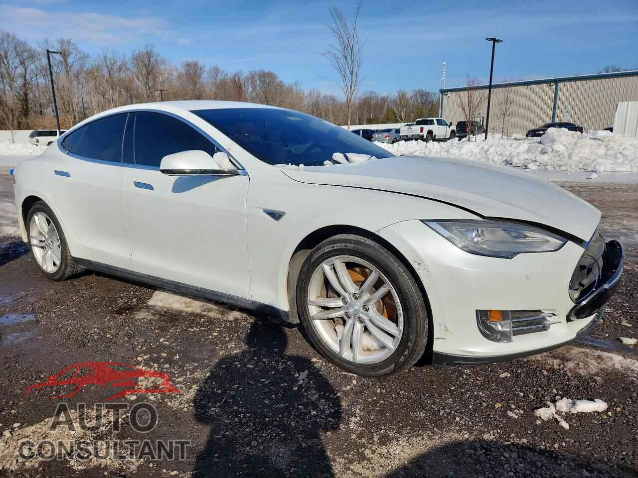 TESLA MODEL S 2014 - 5YJSA1H1XEFP38471