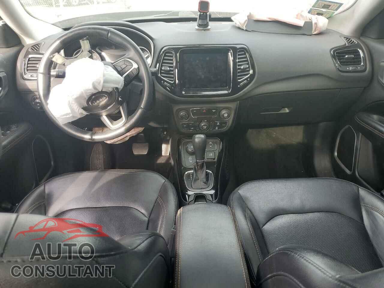 JEEP COMPASS 2018 - 3C4NJDCB2JT320545