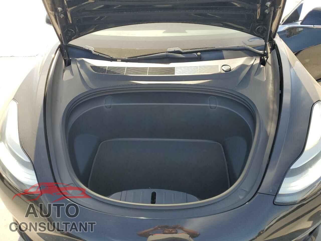 TESLA MODEL 3 2018 - 5YJ3E1EAXJF098480