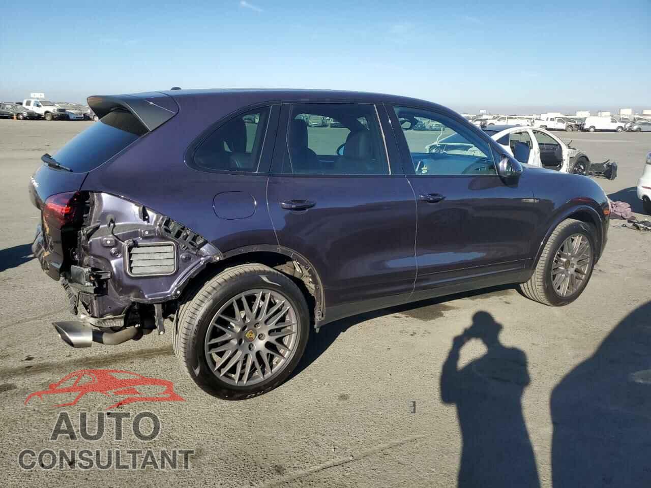 PORSCHE CAYENNE 2018 - WP1AA2A29JKA03559