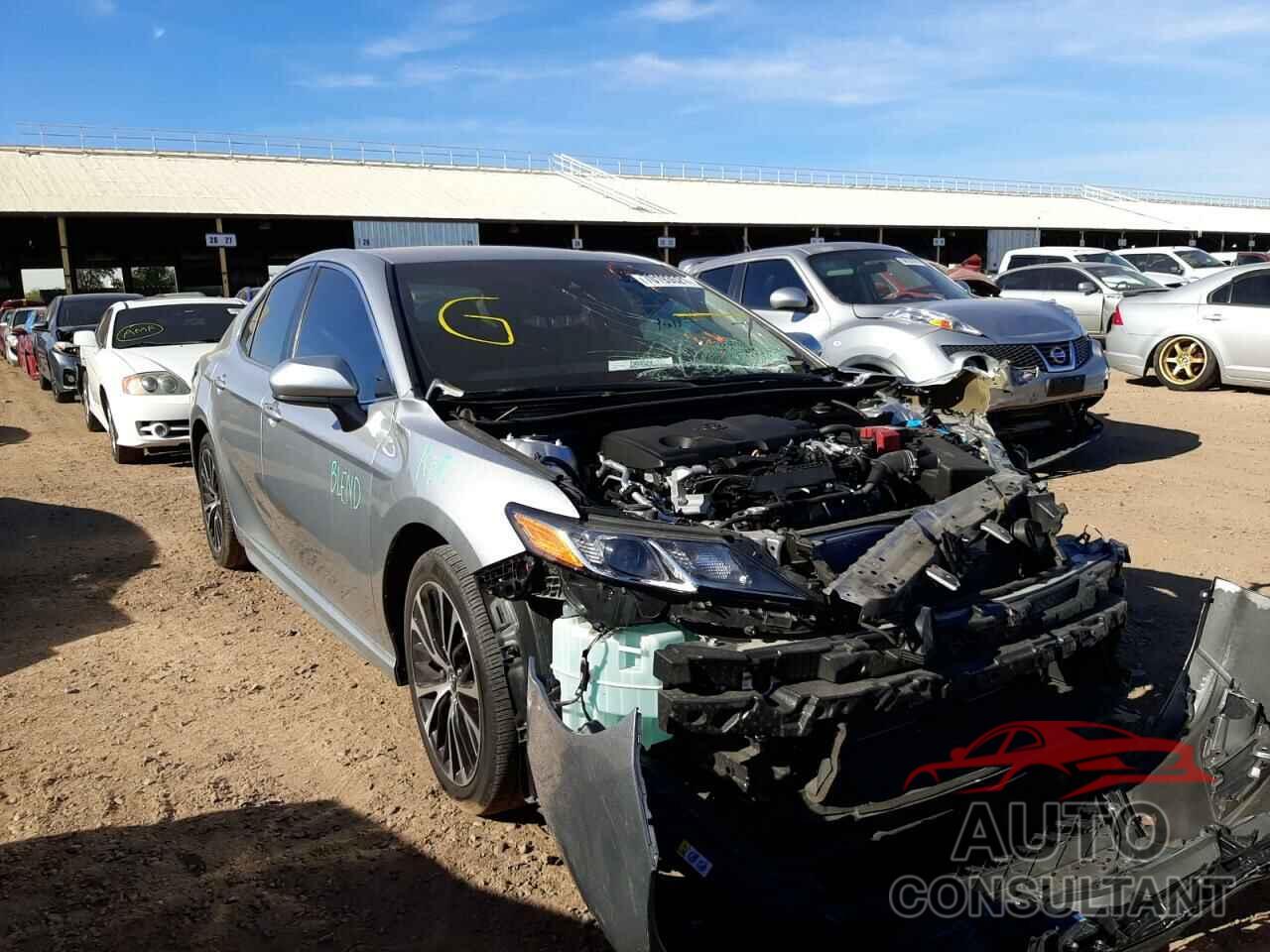 TOYOTA CAMRY 2018 - 4T1B11HK3JU082362